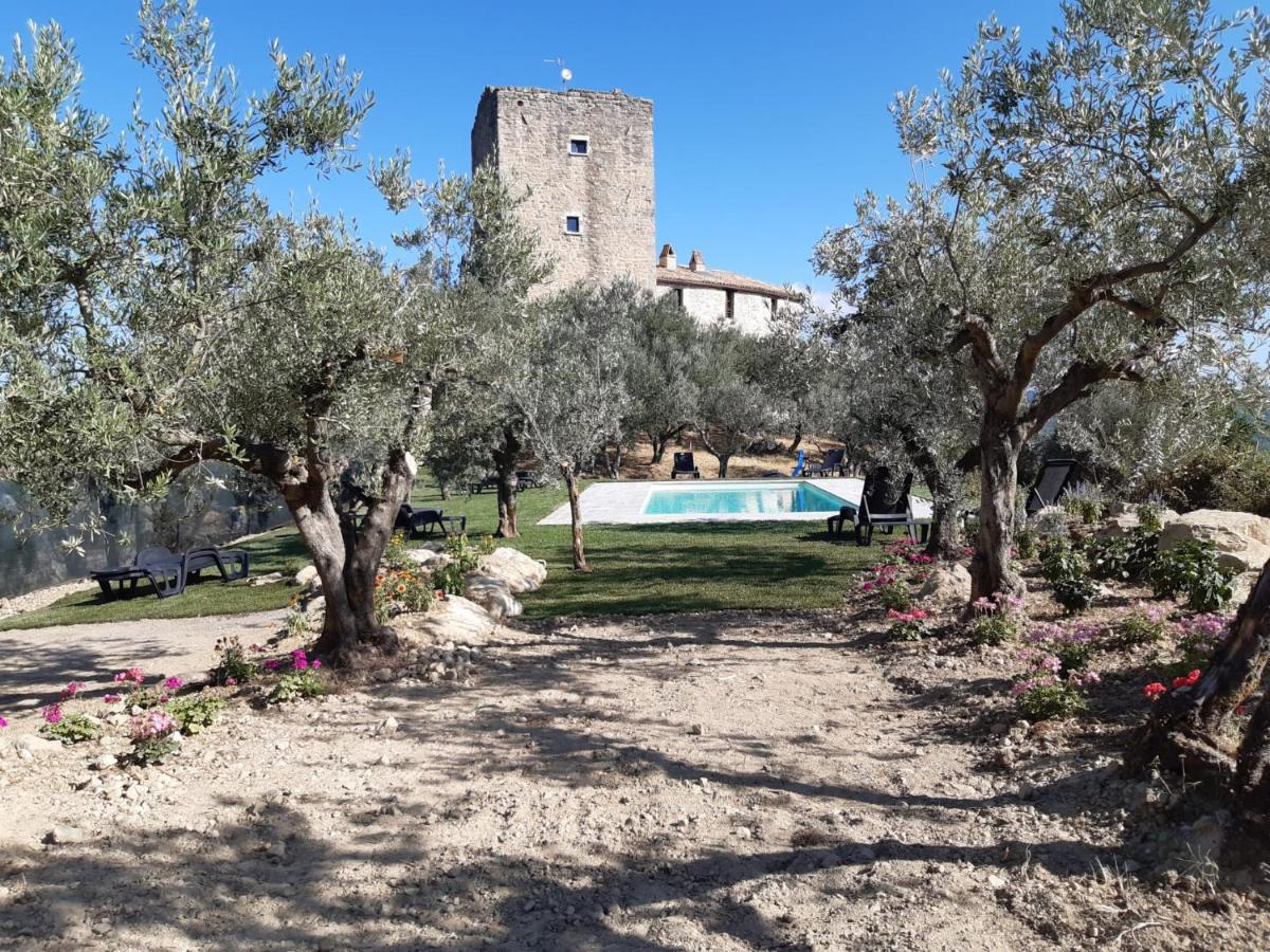 Castello Di Cisterna Gaglietole Exterior foto
