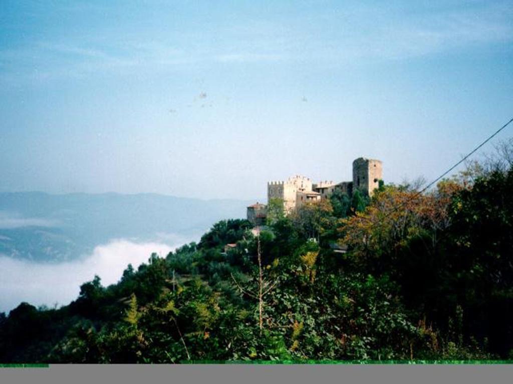 Castello Di Cisterna Gaglietole Exterior foto