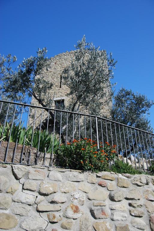 Castello Di Cisterna Gaglietole Exterior foto