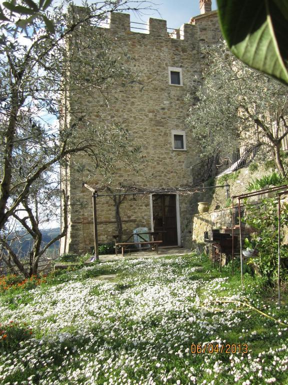 Castello Di Cisterna Gaglietole Exterior foto
