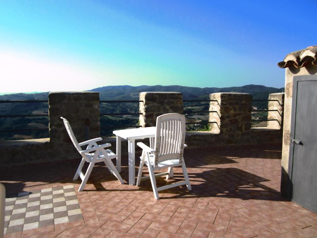 Castello Di Cisterna Gaglietole Exterior foto