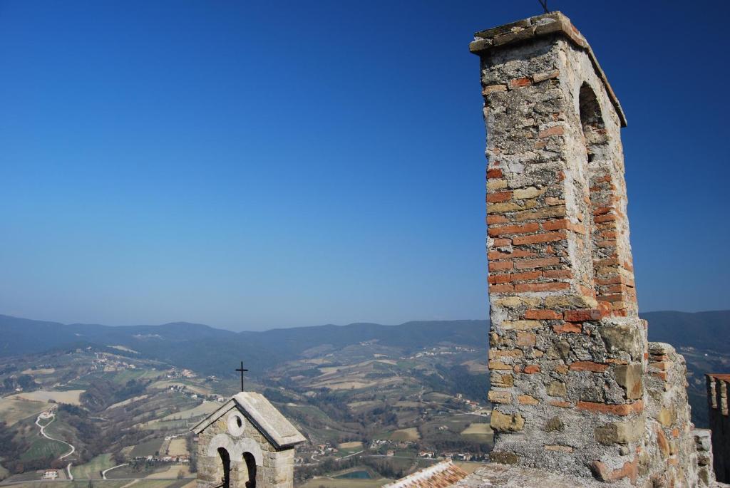 Castello Di Cisterna Gaglietole Exterior foto