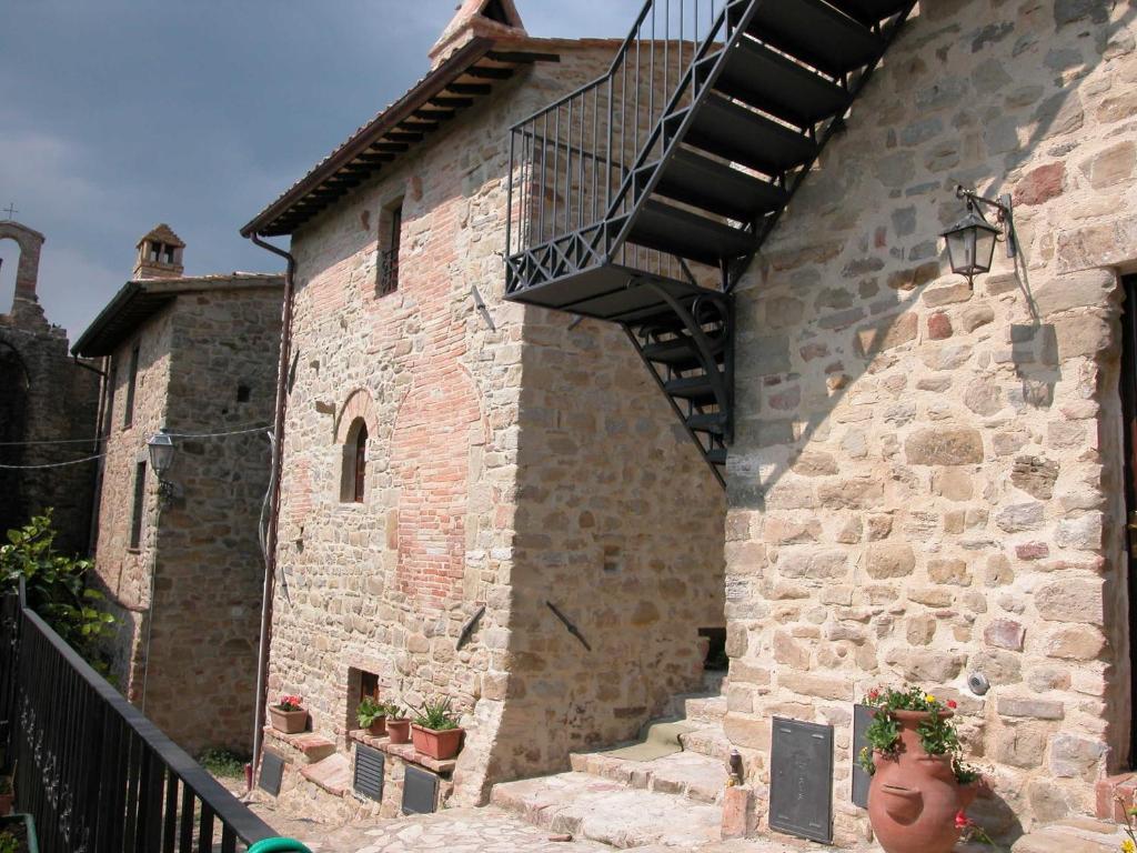 Castello Di Cisterna Gaglietole Exterior foto